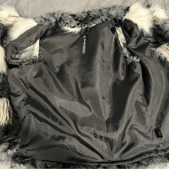 Design Lab Lord & Taylor Black & White Check Faux Fur Vest Size Small - Picture 5 of 10